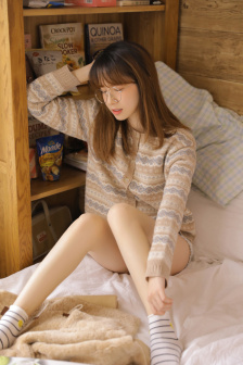 美女开档内裤